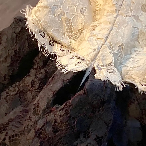 1980s Vintage Bill Blass Lace Dress - Picture 3 of 4